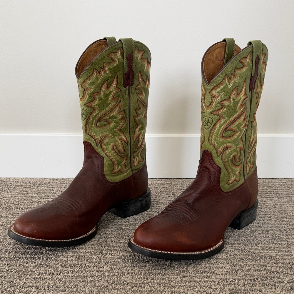 Ariat Men's Western Boots in Brown and Olive